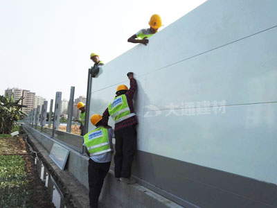 深圳大通建材施工工地鋼結(jié)構(gòu)圍擋價(jià)格是多少？
